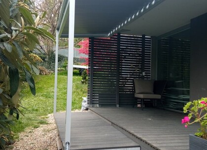 Bioklimatická ocelová pergola k balkonu 5