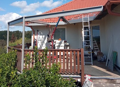 Bioklimatická ocelová pergola šestihranného tvaru 06