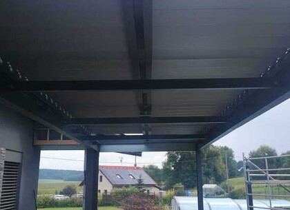 Zastřešení bioklimatickými lamelami2